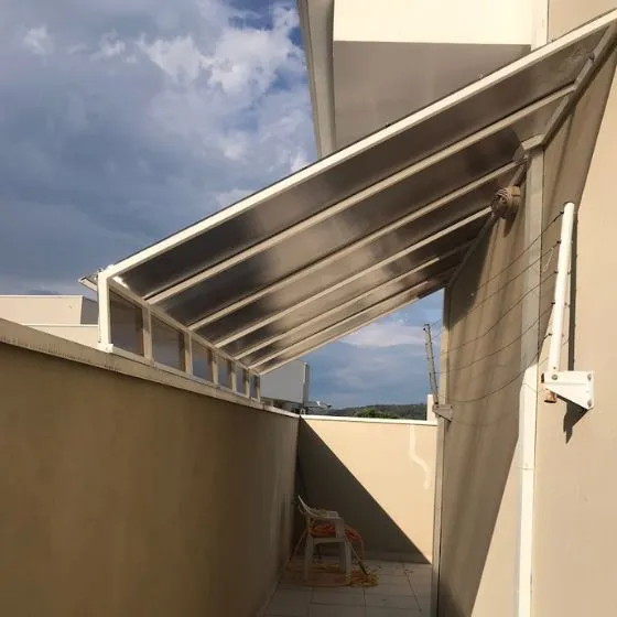 Cobertura de Policarbonato Alveolar em Jardim Silvia, Guarulhos SP Cobertura de Policarbonato Alveolar em Jardim Silvia, Guarulhos SP — Cobertura em área de piscina