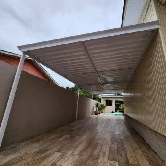 Cobertura de Telha Metálica Simples em Guarulhos SP Cobertura de Telha Metálica Simples em Guarulhos SP — Instalação em garagem residencial
