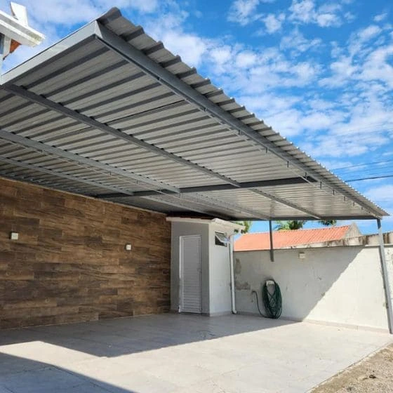Cobertura de Telha Metálica Simples em Guarulhos SP Cobertura de Telha Metálica Simples em Guarulhos SP — Cobertura em área de piscina