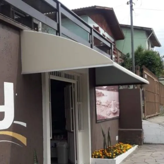 Reforma de Toldos e Coberturas em Guarulhos SP Reforma de Toldos e Coberturas em Guarulhos SP — Instalação em garagem residencial