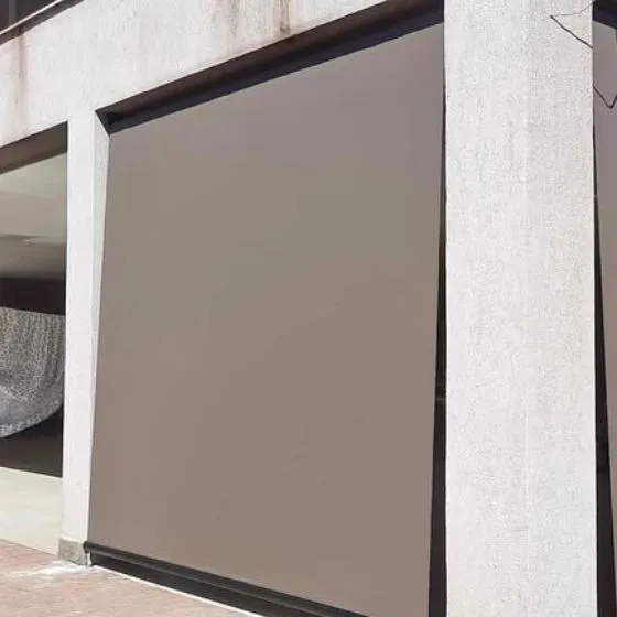 Toldo Cortina de Tela Screen em Guarulhos SP Toldo Cortina de Tela Screen em Guarulhos SP — Cobertura com estrutura metálica reforçada