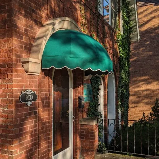 Toldo Fixo de Lona Náutica em Vila Maria Luiza, Guarulhos SP Toldo Fixo de Lona Náutica em Vila Maria Luiza, Guarulhos SP — Instalação em área gourmet com churrasqueira