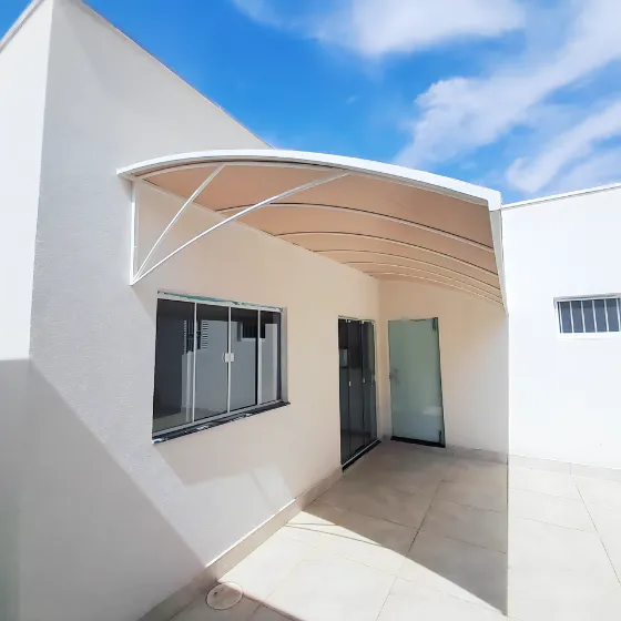 Toldo Fixo de Lona PVC em Jardim Mediterrâneo, Guarulhos SP Toldo Fixo de Lona PVC em Jardim Mediterrâneo, Guarulhos SP — Instalação em estacionamento