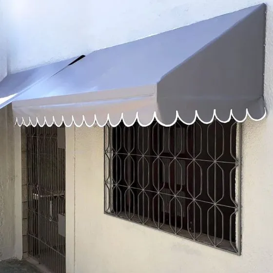 Toldo Fixo de Lona PVC em Jardim Mediterrâneo, Guarulhos SP Toldo Fixo de Lona PVC em Jardim Mediterrâneo, Guarulhos SP — Cobertura com calha lateral para escoamento