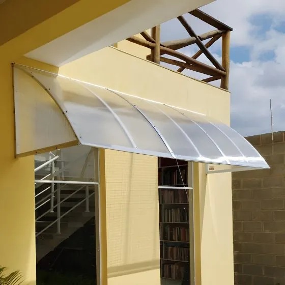 Toldo Policarbonato Alveolar em Guarulhos SP Toldo Policarbonato Alveolar em Guarulhos SP — Instalação em garagem residencial