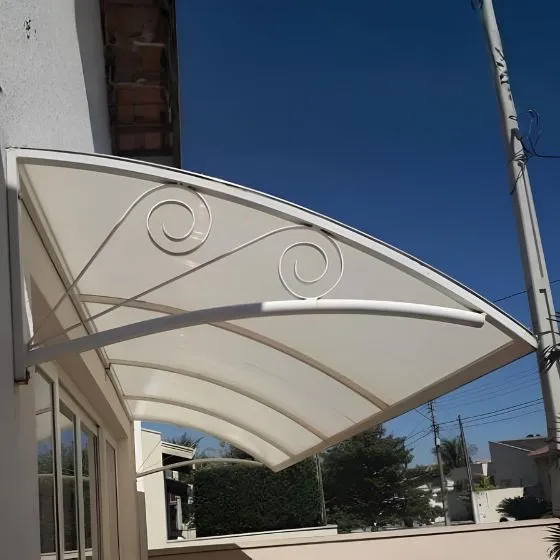 Toldo Policarbonato Alveolar em Guarulhos SP Toldo Policarbonato Alveolar em Guarulhos SP — Cobertura em área de piscina