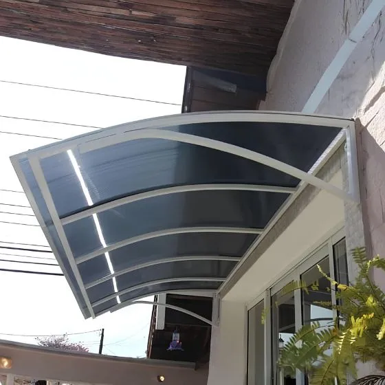 Toldo Policarbonato Alveolar em Guarulhos SP Toldo Policarbonato Alveolar em Guarulhos SP — Instalação em estacionamento