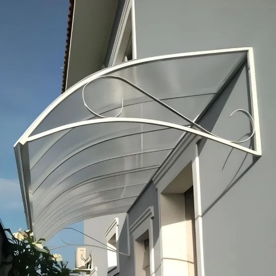 Toldo Policarbonato Alveolar em Guarulhos SP Toldo Policarbonato Alveolar em Guarulhos SP — Cobertura com estrutura metálica reforçada